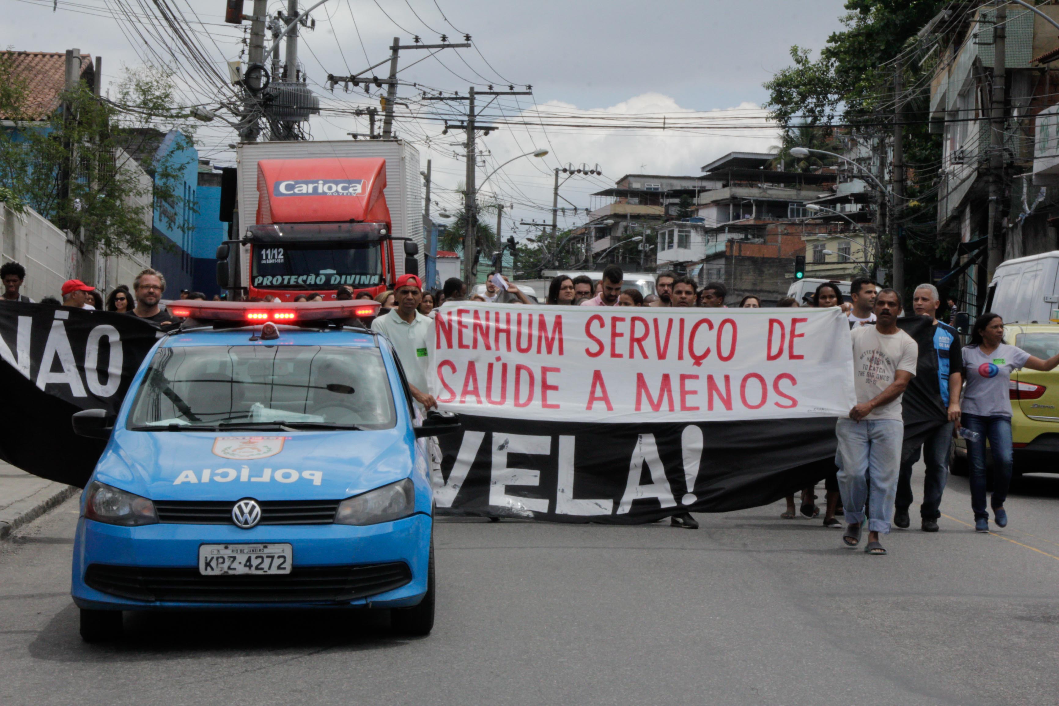 O protesto chegou a fechar por completa a Estrada do Itararé | Foto: Betinho Casas Novas / Jornal Voz das Comunidades