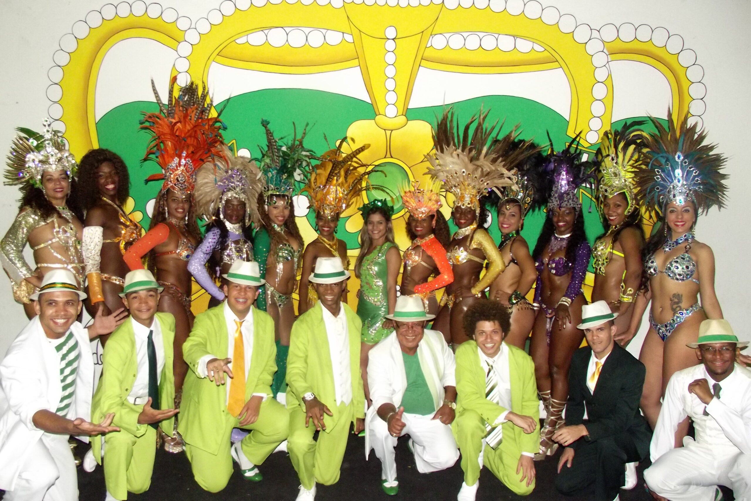 Imperatriz promove encontro de passistas no próximo domingo e Troféu Magníficos premia personalidades do carnaval carioca.