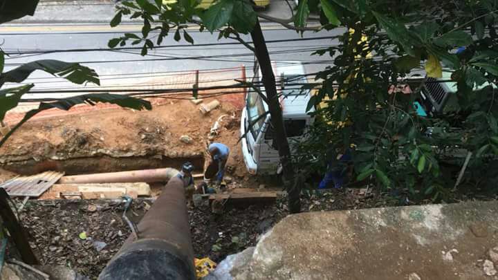 Moradores da Rocinha sofrem com a falta d’água na favela