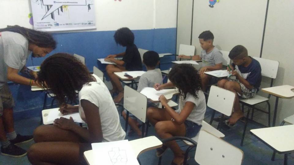 Projeto abre inscrições para aulas de Português e redação para concurso, na Penha