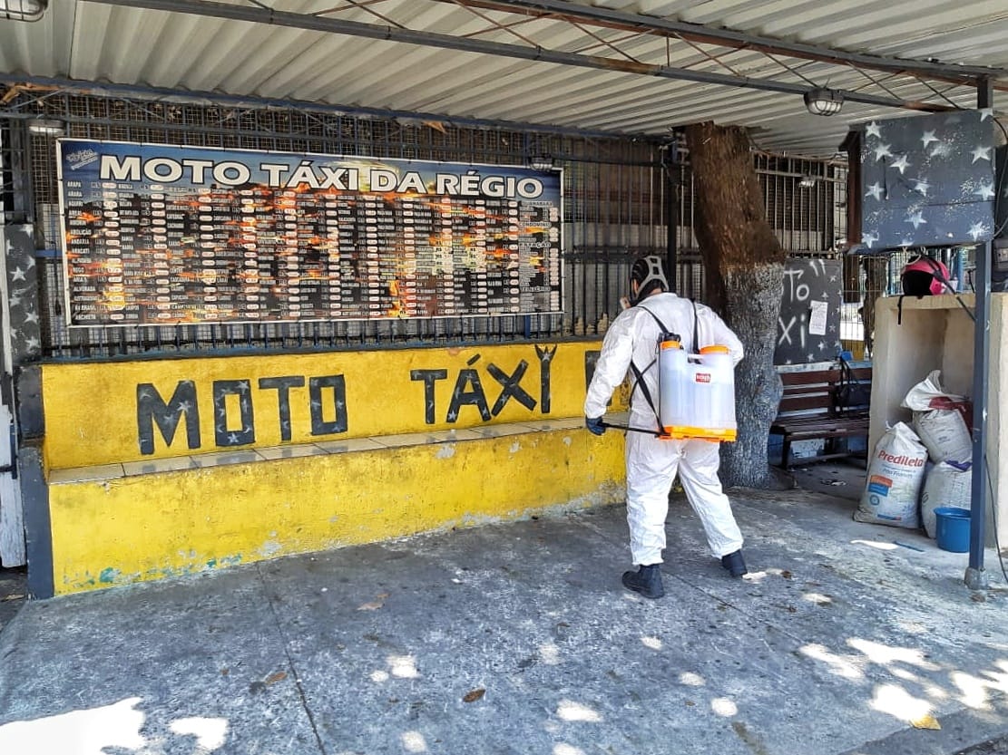 Gabinete de Crise do Alemão higieniza pontos de mototáxi