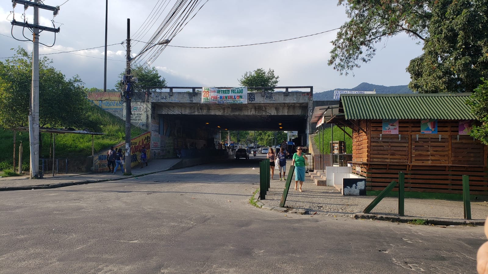 Sem exames, Vila Kennedy conta 22 óbitos por COVID-19, enquanto Prefeitura registra 9 mortes