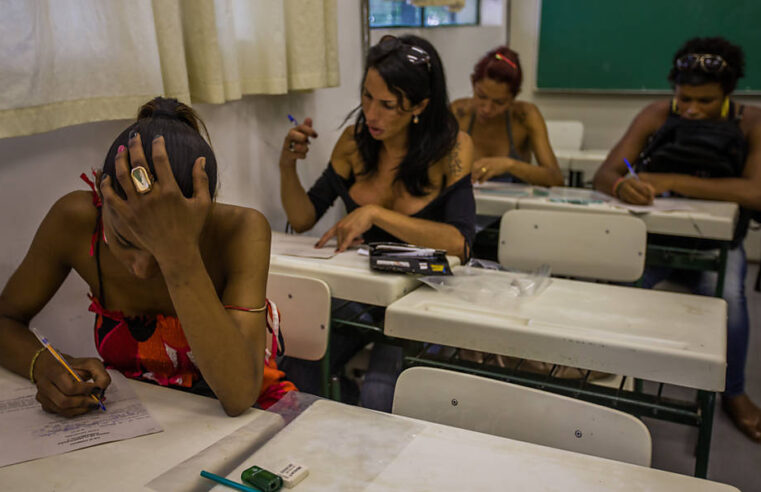 DELAS: Observatório de Favelas realiza curso on-line para mulheres periféricas