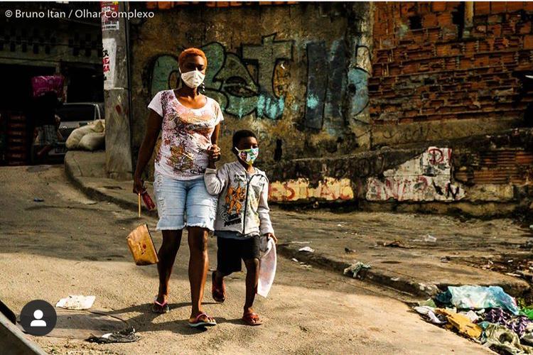 Moradores de favela. Foto: Bruno Itan / Olhar Complexo