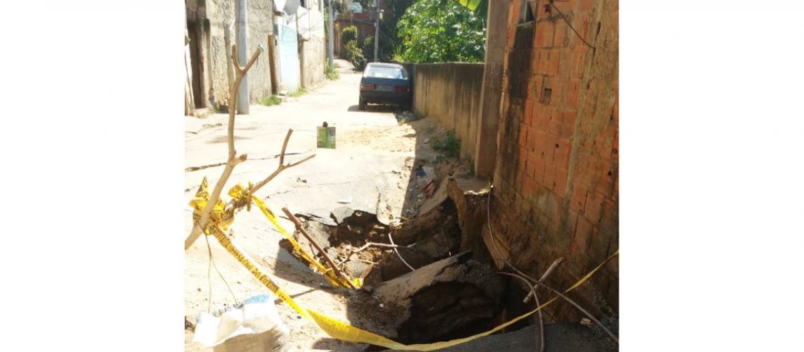 Buraco da rua Torres, Palmeiras 2020. Foto: Enviada por morador
