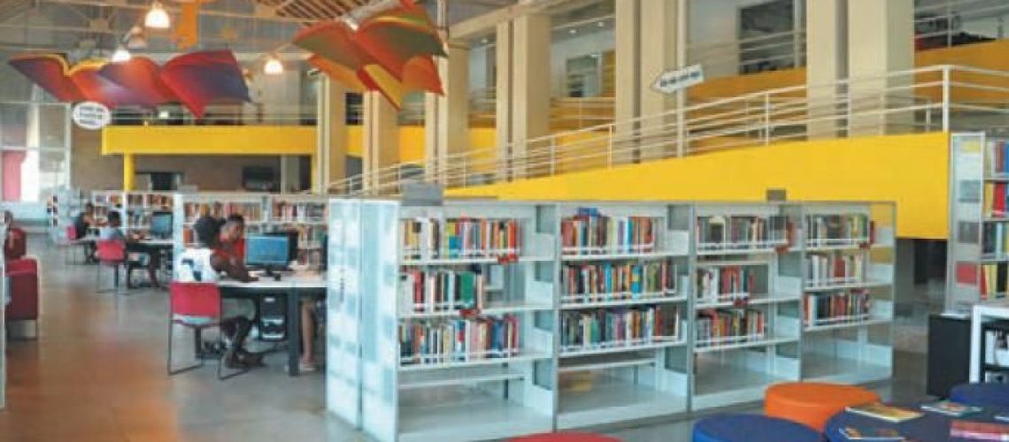 Biblioteca Parque de Manguinhos: projeto tem acervo de 507 livros convertidos para o braile